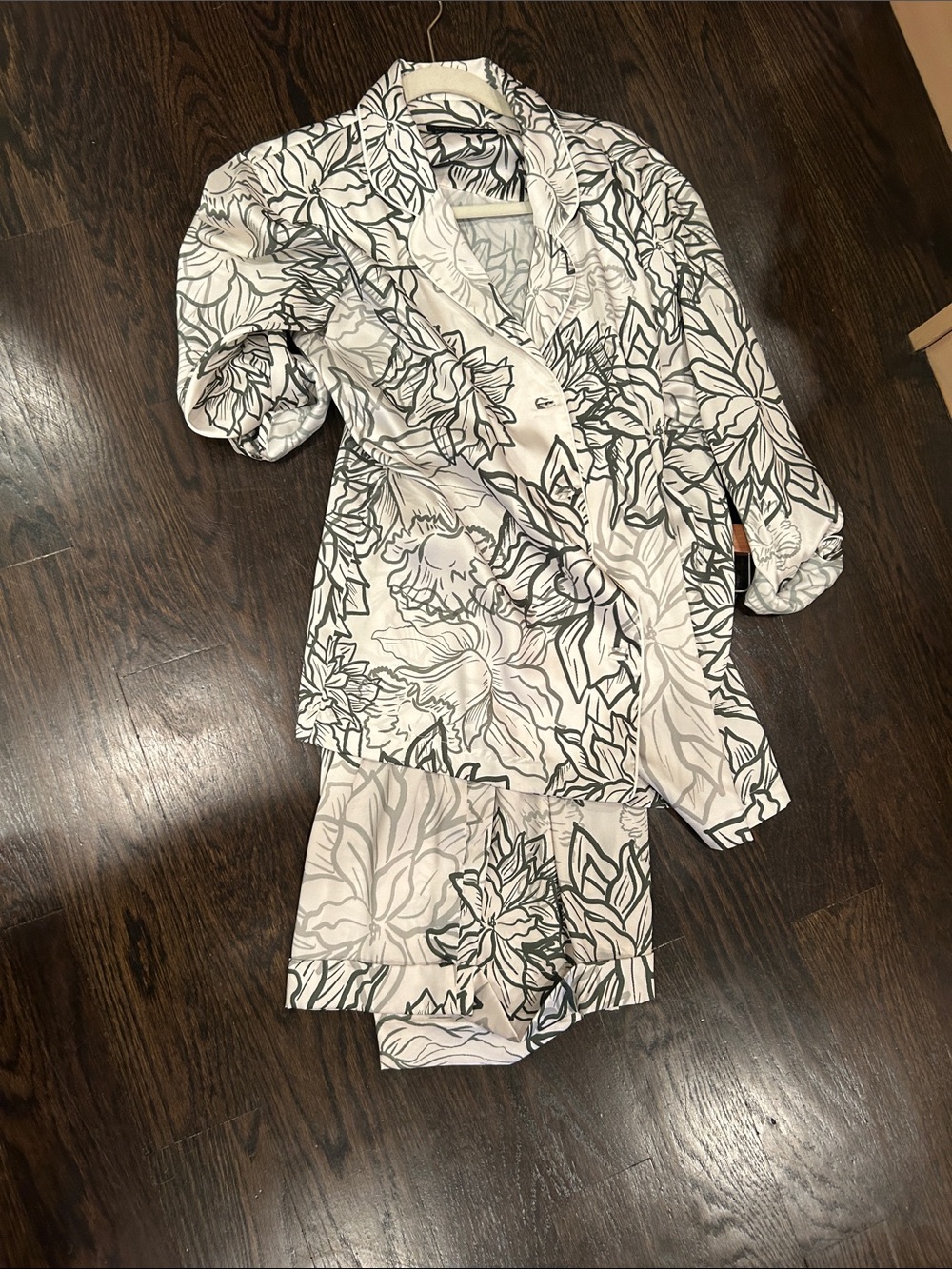 Floral Print Button-Front Blouse in Cream and Black